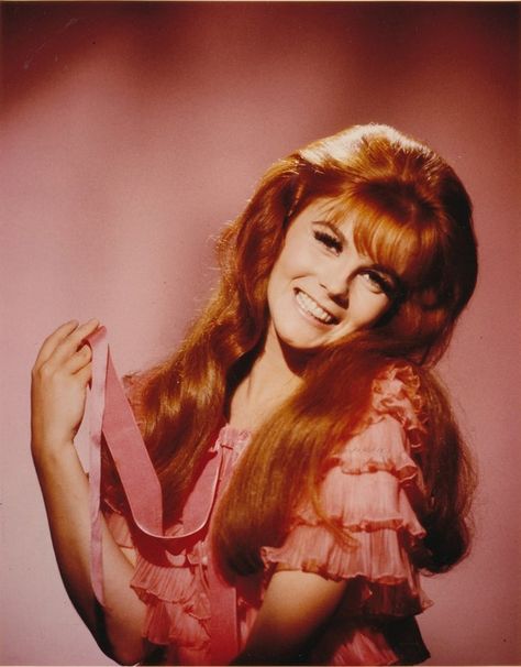 Ann-Margret: Classic Beauty Icon of the 1960s ~ vintage everyday Grace Kelly, Ann Margret, Classic Actresses, Marilyn Monroe Photos, She Movie, Beauty Icons, Movie Photo, Movie Memorabilia, Famous Women