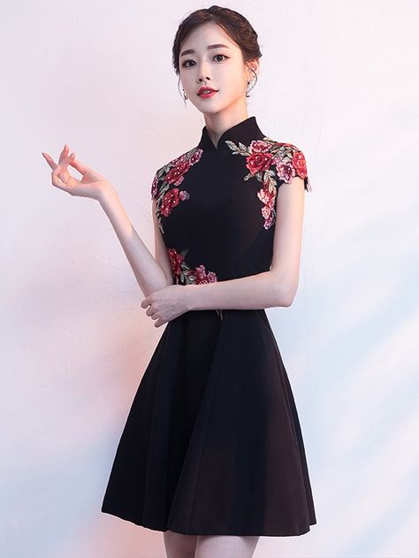 Black A-Line Embroidered Qipao / Cheongsam Evening Dress Chinese Traditional Dress Woman, Qipao Black, Banquet Dress, Chinese Qipao, Chinese Style Dress, Qipao Cheongsam, Banquet Dresses, Qipao Dress, White Dress Party