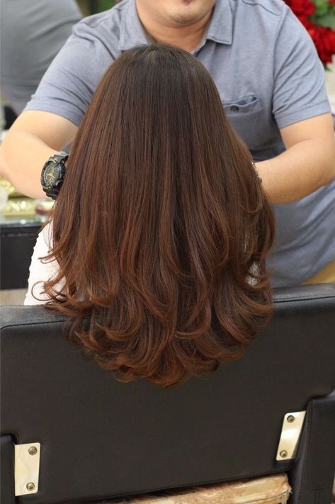 Long Layered Hair, Subtle Auburn Highlights, Fesyen Rambut, Current Hair Styles, Haircuts For Medium Hair, Haircuts Straight Hair, Haircuts For Long Hair, Medium Hair Cuts, Long Hair Cuts