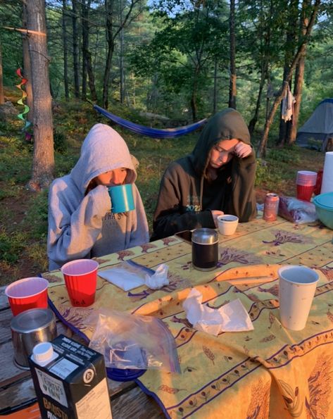 Get Away Aesthetic, Camping Pictures Ideas, Summer In Your 20s, Getback Necklaces, Backyard Camping Aesthetic, Camp Core Aesthetic, Summer Aesthetic Camping, Campground Aesthetic, Scout Camp Aesthetic