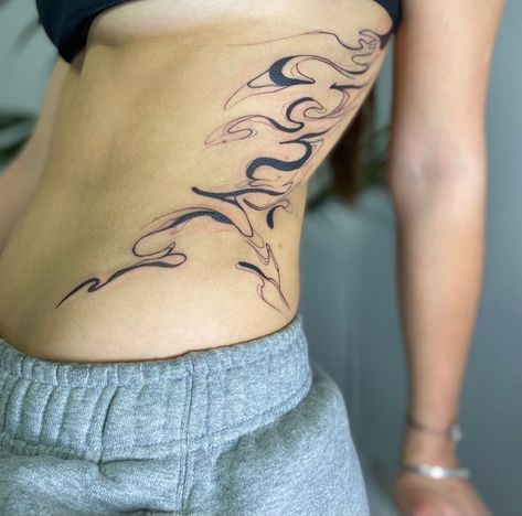 Abstract Tattoo Big Hip Tattoos Women Unique, Abstract Stomach Tattoo, Anthony Padilla Tattoo, Large Side Tattoos Women, Marble Tattoo Design, Abdominal Tattoos, Tattoo Of Hands, Marble Tattoo, Swirl Tattoo