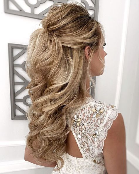 Half Up Wedding Hair, Half Down Wedding Hairstyles, Down Wedding Hairstyles, Wedding Hair Half, Wedding Hair Up, Half Up Half Down Wedding, Mother Of The Bride Hair, Half Up Half Down Hairstyles, Bridesmaid Hair Half Up