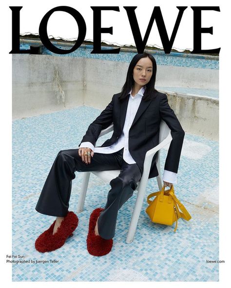 Loewe Pre-Spring 2024 Campaign Bag Campaign Editorial, Loewe Editorial, Loewe Moodboard, Bag Editorial Photography, Vogue Campaign, Fashion Campaign Ideas, Handbag Editorial, Loewe Campaign, Campaign Photoshoot