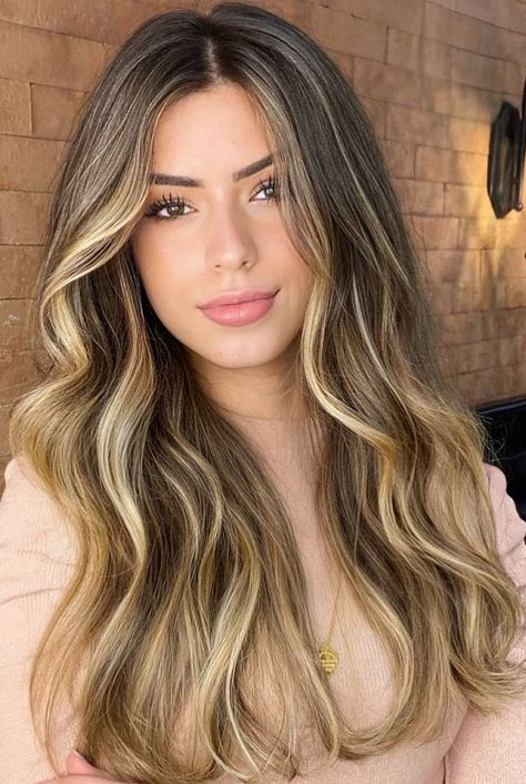 Balayage, Beige Blonde Highlights, Blonde Highlights Ideas, Black To Blonde Hair, Blonde Highlights On Dark Hair, Highlights Ideas, Black Hair Balayage, Golden Blonde Hair, Brunette Hair With Highlights