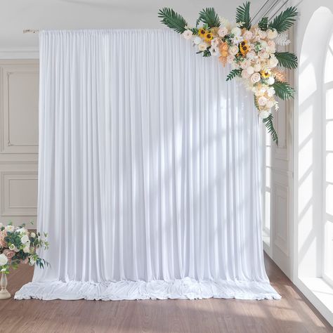 White Curtain Decoration Ideas, White Curtains Backdrop, Backdrop For Parties, Easy Wedding Backdrop, White Backdrop Wedding, Simple Backdrop Ideas, Simple Backdrop Decorations, Curtain Backdrop Ideas, Guest Table Ideas