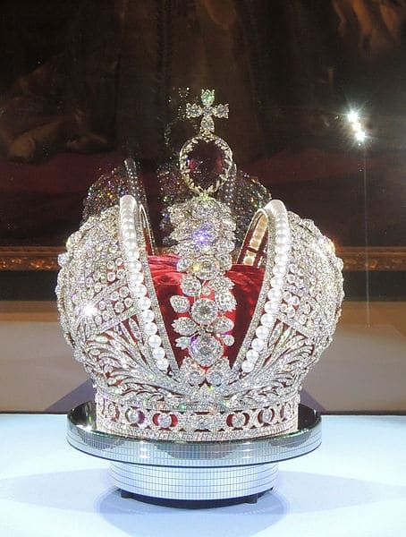 How to make the Imperial Russian Crown - KidMinds Coco Chanel Mademoiselle, Crown Aesthetic, Royal Crown Jewels, Tiaras Jewellery, Imperial Crown, Royal Crowns, Royal Jewels, Royal Jewelry, Crown Royal