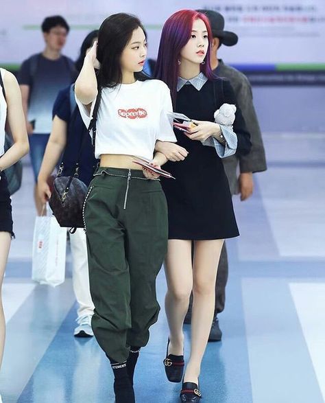 #wattpad #fanfiction The classic story in which the good girl falls for the Bad ass.  Jensoo with Bits of Chaelisa. [TopJennie] Airport Fashion Kpop, Moda Kpop, Korean Airport Fashion, Mode Pop, Jennie Jisoo, Mode Kpop, Korean Fashion Trends, Student Fashion, Pantalon Large