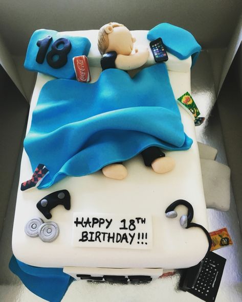 Cool Guy Birthday Cakes, Guys 19th Birthday Ideas, Funny Birthday Cake Ideas For Men, Birthday Cake For 17th Birthday Boy, 18th Birthday Cake Men, 18th Birthday Cake For Men, Cake For 17th Birthday Boy, Cakes For Guys Birthday, 18th Birthday Cake For Guys Men