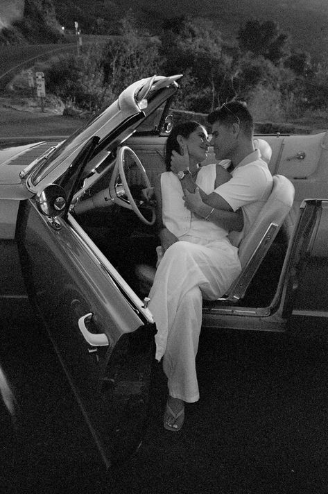 Save The Date Car Photo Ideas, Old Money Style Engagement Photos, Engagement Photos Retro Car, Old School Engagement Photoshoot, Couple In Vintage Car, Engagement Pictures With Classic Cars, Engagement Photo With Car, Old Love Engagement Photos, Vintage Porsche Engagement Photos