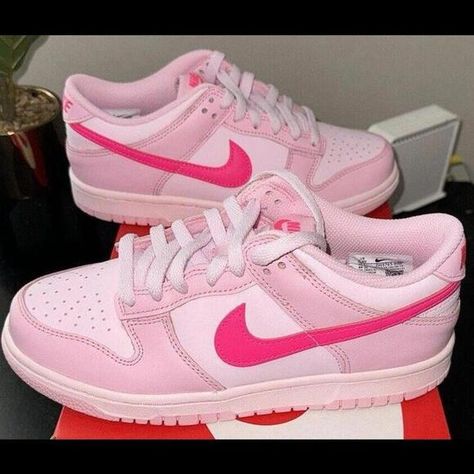 Nike Dunk Low Triple Pink GS Women's Shoes Free Shipping Nike Dunk Low Triple Pink, Pretty Sneakers, Pretty Shoes Sneakers, Cute Nike Shoes, Pink Nike, Cute Nikes, Pink Nikes, Pink Sneakers, Swag Shoes