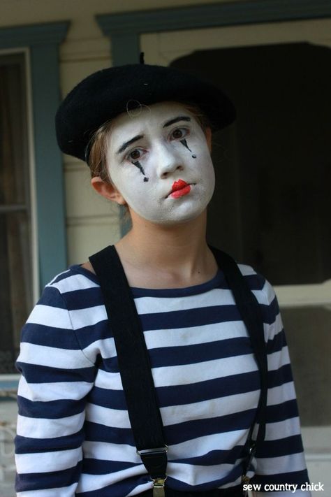 Pantomime, Mime Halloween Costume, French Mime, Clown Fancy Dress, Mime Costume, Costume Party Themes, Mime Artist, Easy Diy Halloween Costumes, French Circus