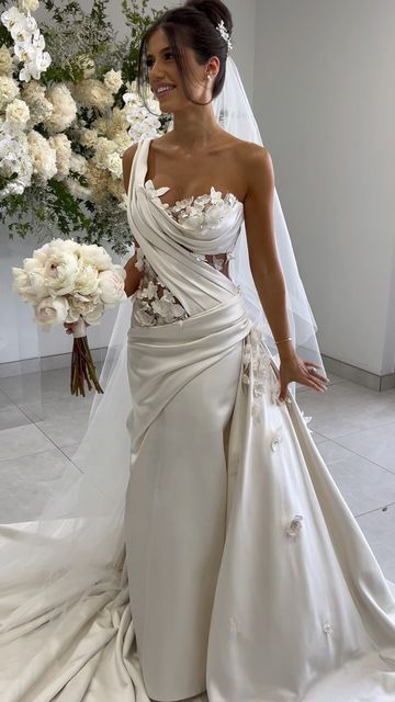 Haute Couture, Elegant Dresses Wedding Guest, Dress Outfits Party, Formal Wedding Attire, Engagement Picture Outfits, Wedding Dress Gallery, Stylish Wedding Dresses, Wedding Court, Weeding Dress