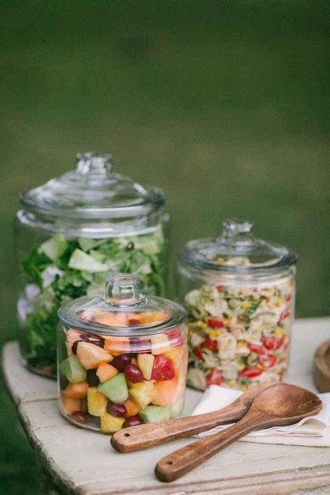 Soirée Bbq, Backyard Party Food, Backyard Engagement Parties, Backyard Bbq Party, Laid Back Wedding, Outdoor Dinner Parties, Interior Colors, Interior Bathroom, Bbq Wedding