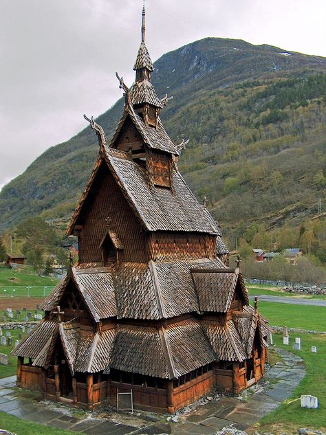 Borgund stave church | Wondermondo Scandinavian Architecture, Casa Viking, Turf House, Viking House, Viking Village, Russian Architecture, Old Churches, Church Building, Gothic Architecture