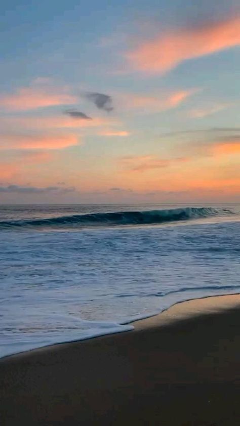 Sea Video, Ocean Video, Ocean At Night, Beach Video, Beautiful Ocean Pictures, Beach Scenery, Water Aesthetic, Beautiful Scenery Pictures, Ocean Pictures