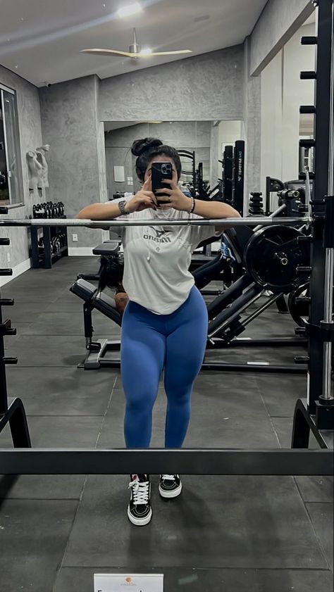 Instagram@talinegadioli Gym Photo Ideas, Gym Pictures Ideas, Gym Outfits Ideas, Outfits Academia, Looks Gym, Foto Gym, Poses Gym, Gym Poses, Look Academia