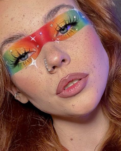 Rainbow Fantasy Makeup, Rainbow Inspired Makeup, Colorful Full Face Makeup, Make Up Looks Crazy, Full Face Colorful Makeup, Rainbow Makeup Aesthetic, Pride Facepainting, Rainbow Makeup Tutorial, Fun Crazy Makeup Looks