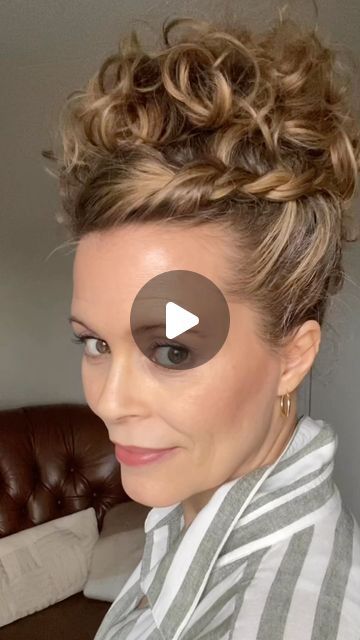 Sandi 🇨🇦 Curly Hair Care, Clean Beauty on Instagram: "My newest favourite updo •separate bangs •pull up half your hair to create a high ponytail •gather the lower section and JOIN in WITH the top section and fluff • twist the bangs & make sure you leave some height at the front •secure the twist with a Bobby pin • fan out the twist for added texture & interest •use additional Bobby pins to secure any top pieces if necessary Tag me if you try this! #easyupdo #curlyupdo #curlyhairupdos #hair #updo #hairstyles #quickhairstyles #hairtips #curlyhair #keepitsimple #hairtutorial #haircare #hairhack #quickupdo #curlyhair #finehair #funupdo #hairvideos #stylingbangs #easybangs #curlybangs #simplehairdo #easyhairstylesforgirls #easyhairstyles #easyhair #simplehair" Holiday Hair Updos Simple, Simple Updo Curly Hair, Me And My Curls, Easy Updo Curly Hair Natural Curls, Naturally Curly Updo Tutorial, Easy Updos For Curly Medium Hair, Quick Curly Updo, Quick Updo For Curly Hair, Easy Hairstyles Long Curly Hair