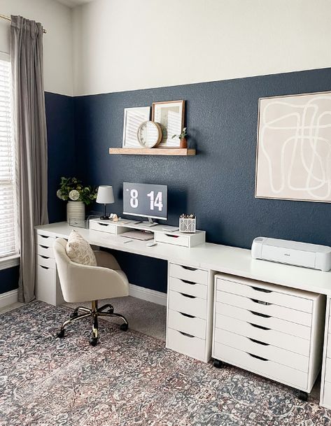 Office Craft Room Combo, Ikea Desk Hack, Desk Hacks, Ikea Office, Cozy Home Office, Ikea Desk, Office Room Decor, Office Guest Room, Guest Room Office