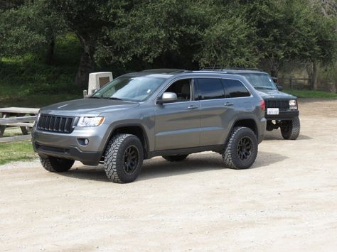 2012 Laredo X 4X4, 5.7 Hemi, luxury package. Mods: 2.5" RR lift,RR SuperSliders, ProComp 7036 wheels, 275/65-18 Wrangler Duratracs My WK2 offroad:http://www.youtube.com/watch?v=AueMX...2&feature=plcp Jeep Compass 2012, Jeep Rims, Jeep Usa, Jeep Garage, Jeep Wk, Jeep Wrangler Lifted, Jeep Wj, Jeep Grand Cherokee Srt, Lifted Jeep