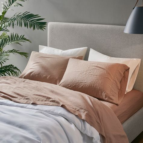 Add refreshing comfort to your bed with the Madison Park Linen Blend 2-Pack Pillowcase. Made from breathable cotton that has been paired with the rich texture of linen, each pillowcase is incredibly soft and absorbent for a luxurious look and feel. Bed Pillow Sizes, Queen Size Sheets, Linen Sheet Sets, Sheet Sets Full, The Madison, Bedding Basics, Linen Sheets, Madison Park, King Sheet Sets