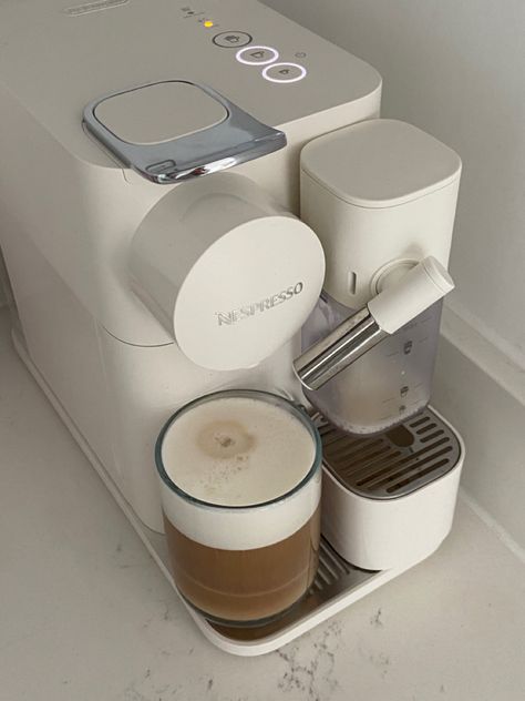 Minimal Coffee Machine, White Coffee Machine, Expresso Machine Aesthetic, Aesthetic Coffee Machine, Nespresso Machine Aesthetic, Nespresso Coffee Machine, Tea And Coffee Corner, Clean Girl Kitchen, Coffee Station Aesthetic