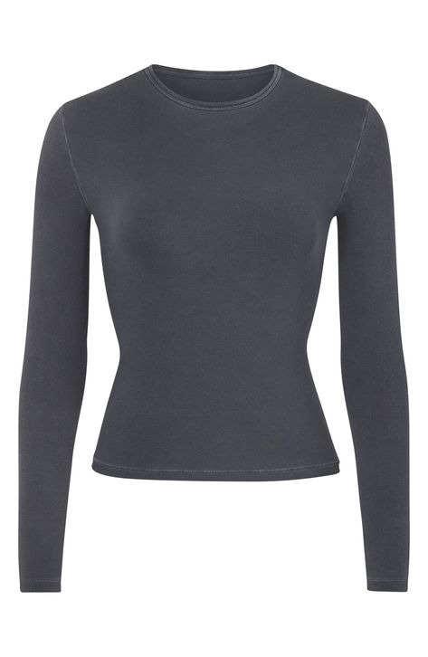 Skims Fits Everybody Long Sleeve, Slim Fit Long Sleeve Top, Cute Shirts Long Sleeve, Grey Long Sleeve Shirt Outfit, Fitted Shirts For Women, Tight Fitted Shirt, Tight Long Sleeve Shirt, Wishlist Things, Tops For Winter