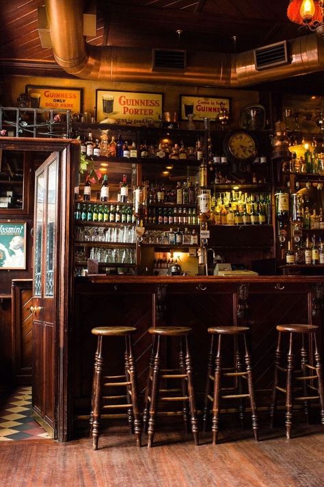 Old Pub Interior, Bar Astethic Vintage, 1940s Bar Aesthetic, Rustic Bar Aesthetic, Pub Astethic, Irish Bar Aesthetic, Cozy Bar Aesthetic, Bar Vintage Decoracion, Irish Bar Ideas Pub Design