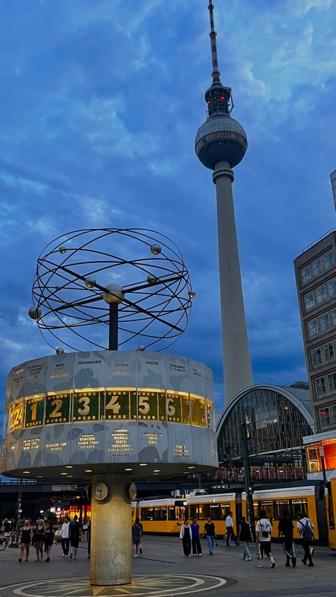 Berlin Berlin Museum Island, Germany Berlin Aesthetic, Berlin City Aesthetic, Berlin Vibes Aesthetic, Berlin Germany Aesthetic, Berlin Wallpaper, Berlin Night, Berlin Aesthetic, Travel Berlin