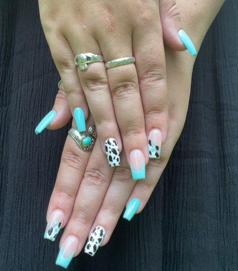 Nails With Turquoise, Country Nail Designs, Country Acrylic Nails, Rodeo Nails, Cowboy Nails, Cow Print Nails, Summer Nail Art Designs, Fake Nails Diy, Western Nails