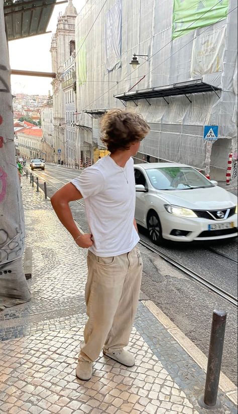Men France Outfit, Casual Nice Men Outfit, Men Simple Outfit Casual, Blonde Male Outfits, Different Men Aesthetics, Mens Outfits Minimalist, Men’s Baggy Fashion, Boys With Good Style Aesthetic, Mens European Fashion Summer Casual