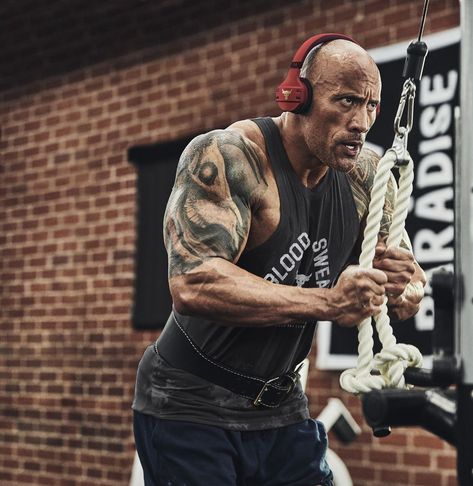 image Chest Workouts, Dwayne Johnson Workout, The Rock Workout, Gym Wallpaper, Gym Photography, Body Pump, Rock Johnson, The Rock Dwayne Johnson, Dwayne The Rock