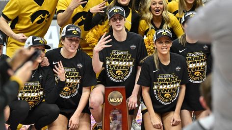 Caitlyn Clark, Iowa Basketball, Iowa Hawkeye, Caitlin Clark, Women Basketball, Basketball History, Women's Basketball, Louisville Cardinals, Future Jobs