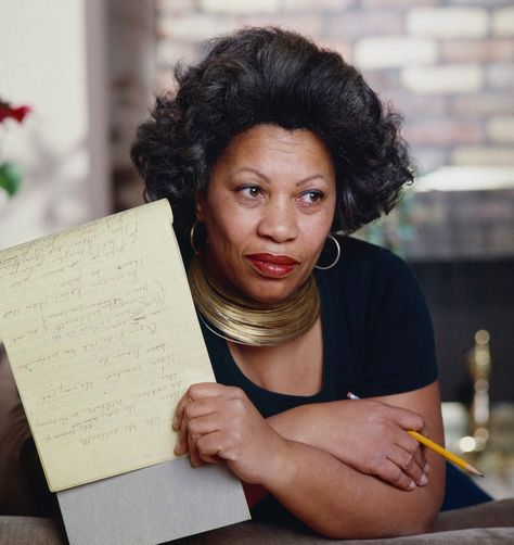 Toni Morrison, Remembered By Writers | The New Yorker  "What I cherish most about Toni Morrison’s work is the way that she used the English language: to its fullest, across its entire range, from the poetic to the profane. When you read her work, the world changes, becoming more beautiful and expansive and complicated via every sentence." #reading #morrison Lincoln In The Bardo, Beloved Toni Morrison, Jacqueline Woodson, David Sedaris, Jay Gatsby, Black Writers, The Caged Bird Sings, Royal Shakespeare Company, Best Audiobooks