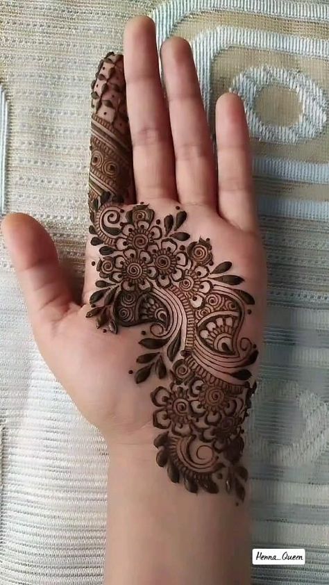 Beautiful Simple Mehndi Design, Latest Mehndi Designs Hands, Mehndi Outfit, मेहंदी डिजाइन, Finger Henna Designs, Henna Tattoo Designs Hand, Mehndi Designs For Kids, Very Simple Mehndi Designs, Simple Mehndi Designs Fingers