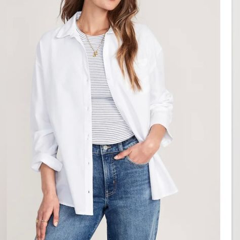 Old Navy White Oversized Boyfriend Shirt for Women White Dress Shirt Outfit, White Linen Shirt Outfit Women, White Button Up Shirt Outfit, White Button Down Shirt Outfit, Button Up Shirt For Women, White Button Up Shirt, Navy Boyfriend, Oxford White, White Button Down Shirt