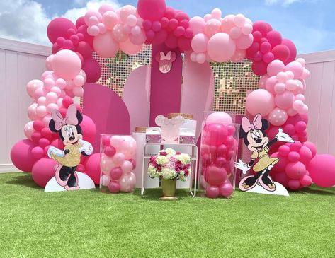 Rubber Duck Birthday, Minnie Mouse Theme Party, Pink Minnie Mouse, Duck Birthday, Fall Birthday Parties, Minnie Mouse Theme, Movie Birthday, Safari Birthday Party, Cat Birthday Party