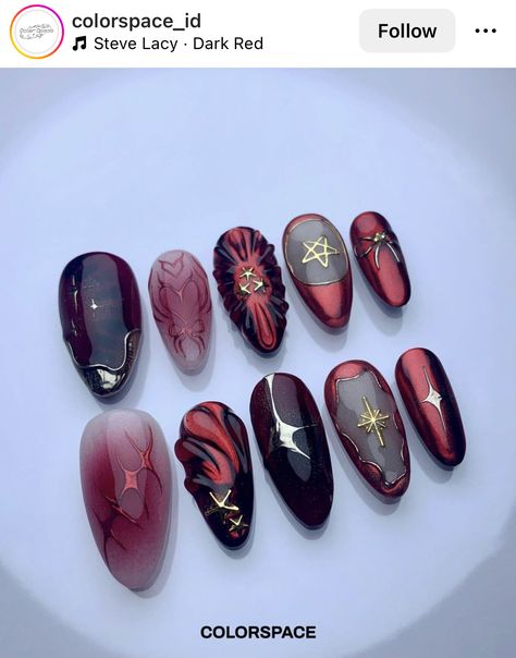 Midevil Nail Art, Cat Eye Oval Nails, Dark Academia Acrylic Nails, Gothic Fairy Nails, Cat Eye Crome Nails, Siren Nails Dark, Cruel Prince Nails, House Of The Dragon Nails, Dark Flower Nails