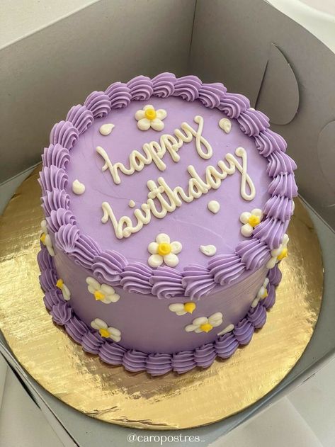 Father’s Day Cake Design Easy, Diy Easy Cake Decorating Ideas Simple, Cake Decorating Ideas Flowers, Gemini Season Cake, Simple Cute Cakes, Round Birthday Cake Ideas, Purple Vintage Cake, 12 Birthday Cake, Cake Decorations Ideas