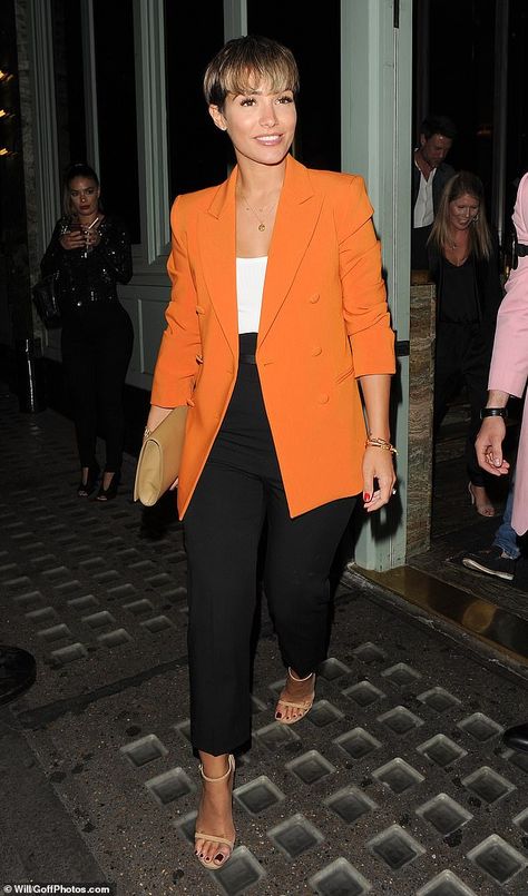 Outting Outfits Night, Bright Color Blazer Outfit, Orange Professional Outfits, Colored Blazers For Women, How To Style Orange Blazer, Thursday Outfit Work Casual Summer, Orange Blazer Outfits For Women Office, Beige Blazer Outfit Summer, Styling Blazers Women Casual