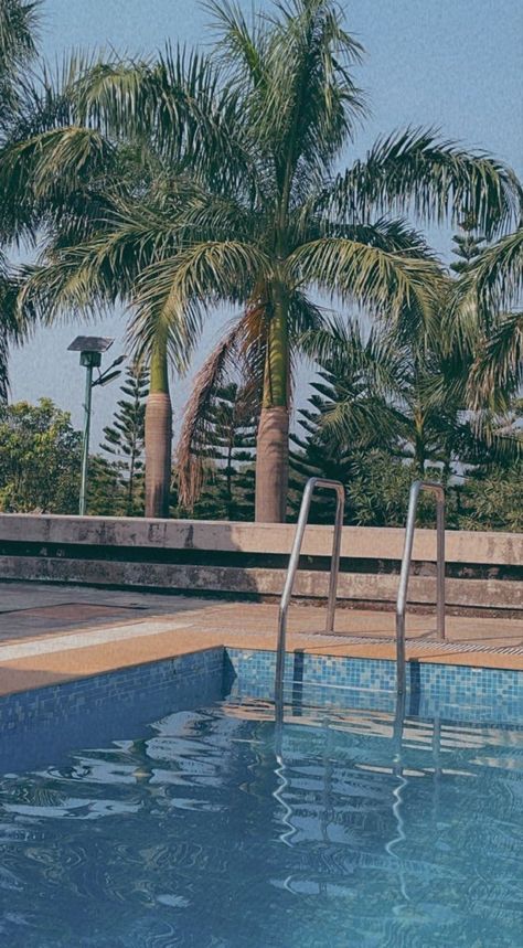 Aesthetic Swimming Pool Pictures, Water Park Snap, Swimming Pool Snapchat Stories, Swimming Pool Aesthetic Photos, Summer Snaps Ideas, Swimming Pool Snap, Swimming Pool Pic, Water Park Aesthetic, Goa Snaps