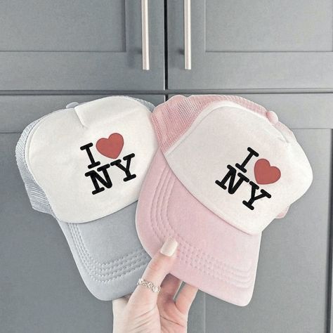 I Love New York Hat, Rosie And Lucas Aesthetic, Rosie And Lucas, Roommate Experiment, The American Roommate Experiment, American Roommate Experiment, American Room, Nyc Hat, Books 2022