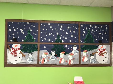 25 December Bulletin Board Ideas - Little Learning Corner Christmas Window Bulletin Board, Winter Classroom Decorations Window, Winter Window Display Classroom, Snowmen Bulletin Board Ideas, January Bulletin Board For Toddlers, Winter Themed Bulletin Boards, Winter Bulletin Board Ideas, December Bulletin Boards, Decoration Creche