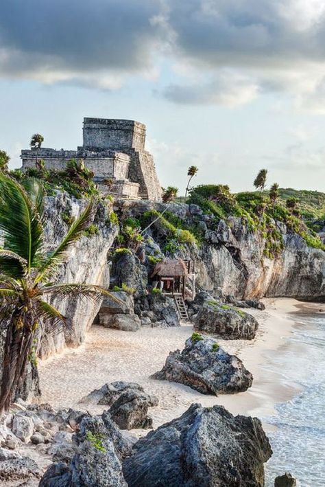 Zonas arqueológicas en México que aún no conocías; disfruta de la brisa del mar, vistas increíbles, aventura y mucha historia #travel #tulum #mexico #travellers #beach #ocean #ruins Tulum Mexico Ruins, Mexico Vacation Destinations, Tulum Ruins, Cancun Trip, Tulum Travel, Mexico Resorts, Yucatan Mexico, Yucatan Peninsula, Visit Mexico