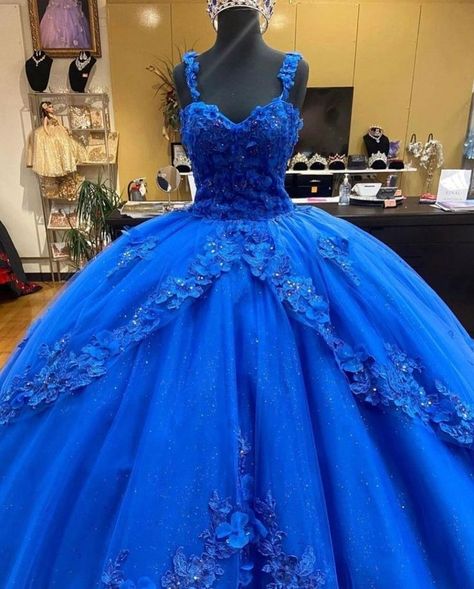 How To Choose A Quinceanera Dress If You Are Curvy – MyChicDress Royal Blue Princess Dress, Princess Dress Royal, Lavender Prom Dress Long, Royal Blue Ball Gown, Blue Quinceanera Dress, Royal Blue Quinceanera Dresses, Gown Sleeves, Royal Blue Quinceanera, Blue Princess Dress