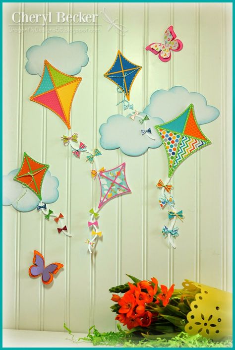 Diy Kite Decorations, Kite Decoration, Diy Kite, Kites Craft, Fly A Kite, Kite Designs, Go Fly A Kite, Easy Paper Flowers, Paper Wall Hanging