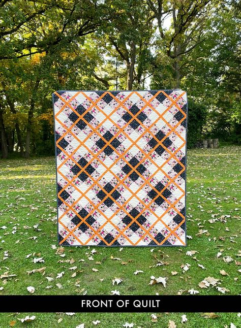 Pink Plaid Halloween Quilt Made by me in 2022 Approximately 65 inches wide by 76 inches long. Pattern is Mad About Plaid by Pieced Just Sew. Patchwork, Quilt Plaid Pattern, Modern Halloween Quilt, Quilt Patterns Halloween, Coffin Quilt Pattern, Halloween Quilts Ideas, Quick Quilting Projects, Picnic Quilts, Plaid Quilt Pattern