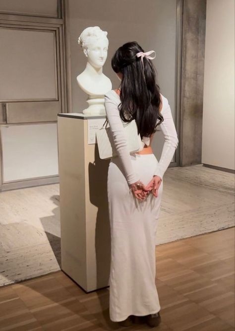 Museum Outfit, Stil Inspiration, Foto Ideas Instagram, Elegantes Outfit, Feminine Aesthetic, Mode Inspo, How To Pose, Insta Photo Ideas, Soft Girl