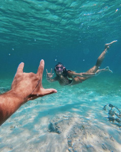 Snorchling Aesthetic, Snorkeling Pictures, Mermaid Friends, Beach Mermaid, Surf Aesthetic, Tropical Travel, Senior Trip, Vibes Aesthetic, Ocean Vibes