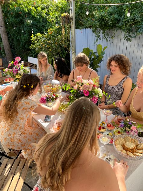 Pastel, Tea Party With Friends Aesthetic, Spring Afternoon Tea, Afternoon Tea Party Outfit, Garden Tea Party Aesthetic Outfit, Tea Party Ideas For Adults, Afternoon Tea Birthday Party, Afternoon Tea Aesthetic, Cottagecore Tea Party